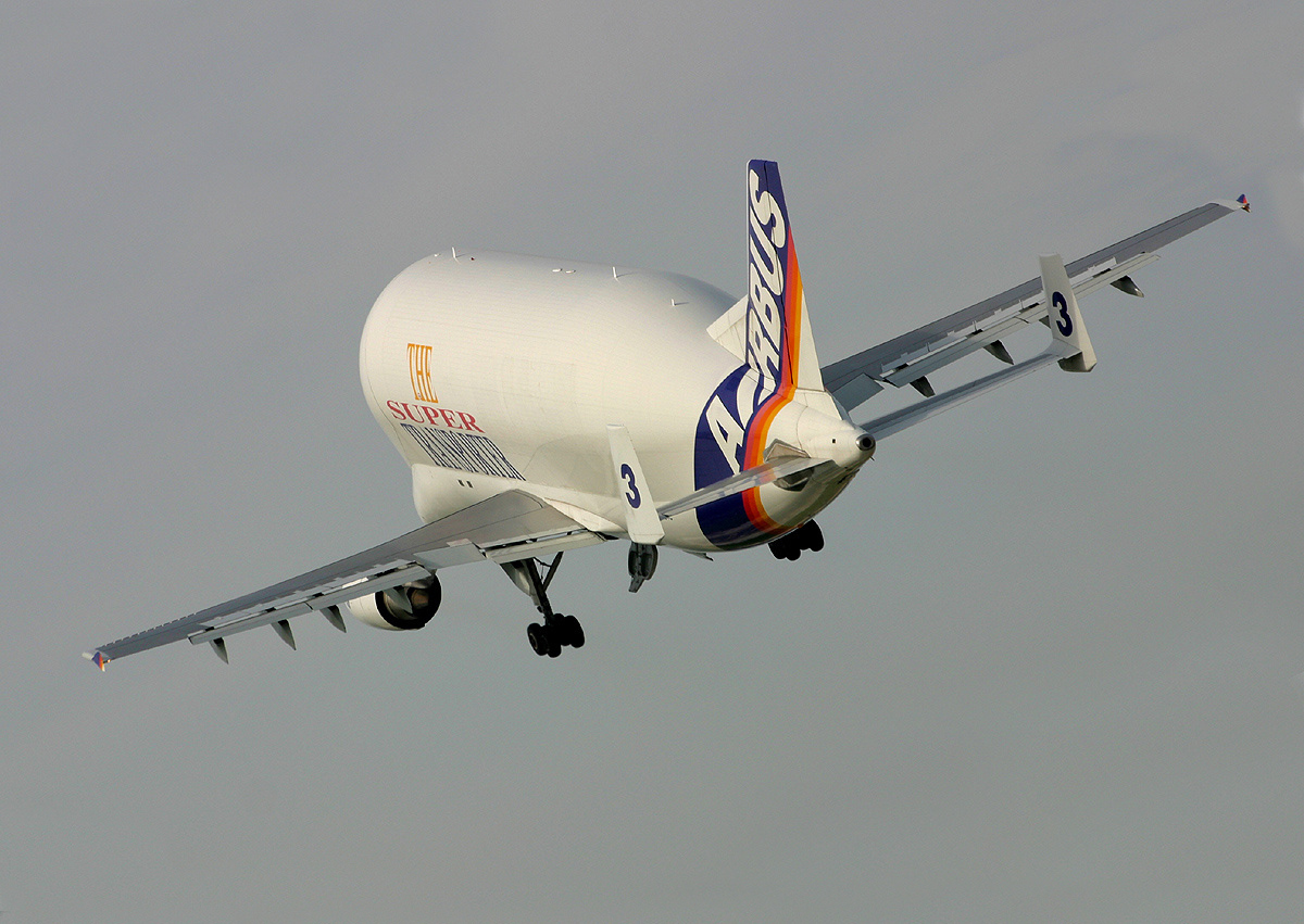 Тяжелый транспортный самолет Airbus A300-600ST Beluga