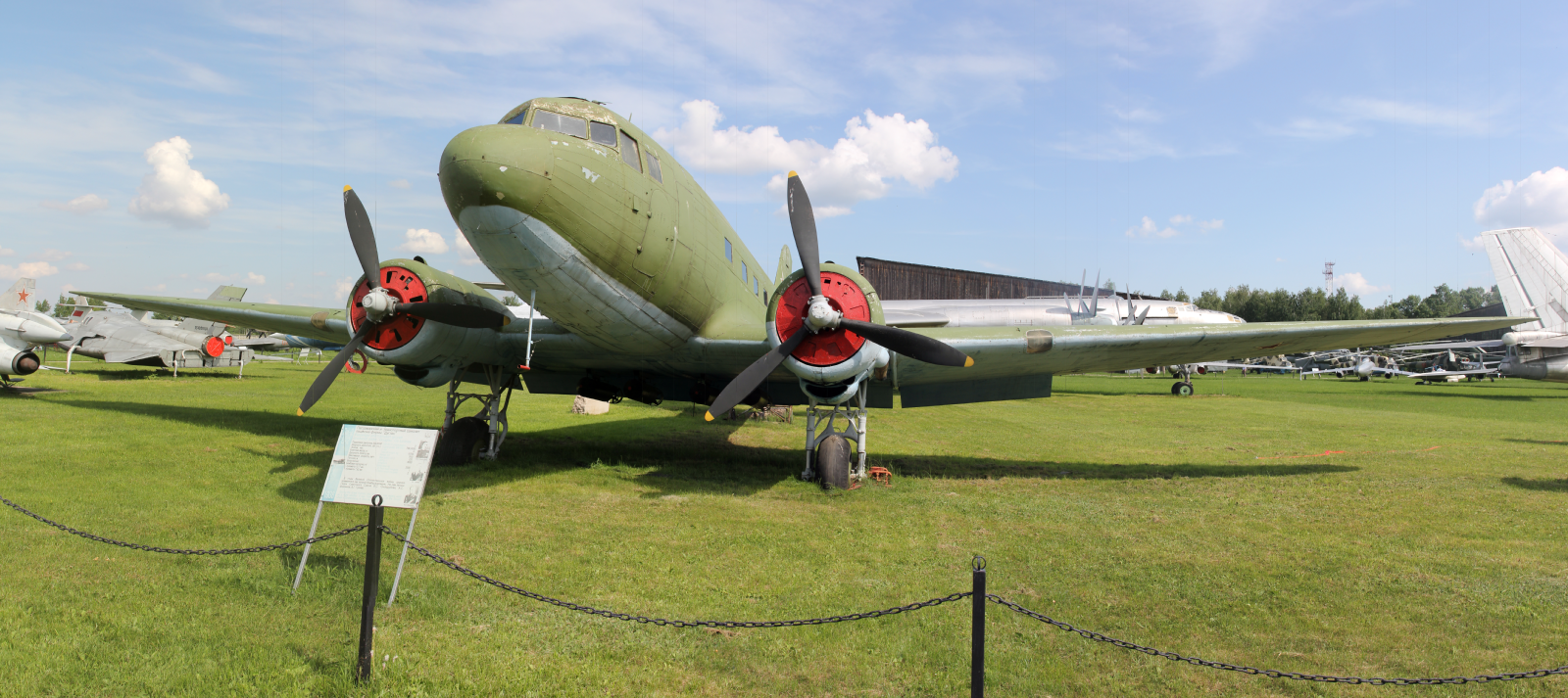 Самолет Ли-2