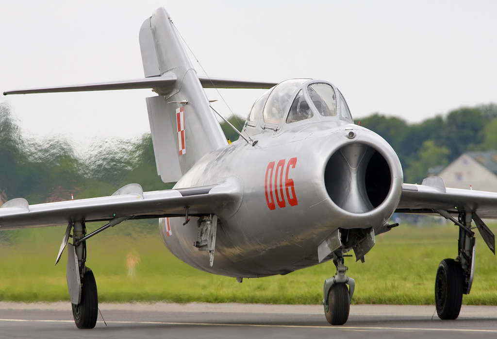 Истребитель МиГ-15УТИ