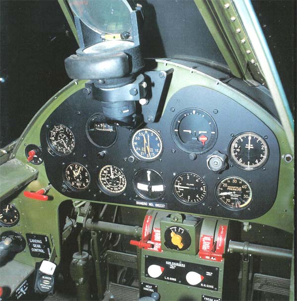 Кабина Grumman F6F