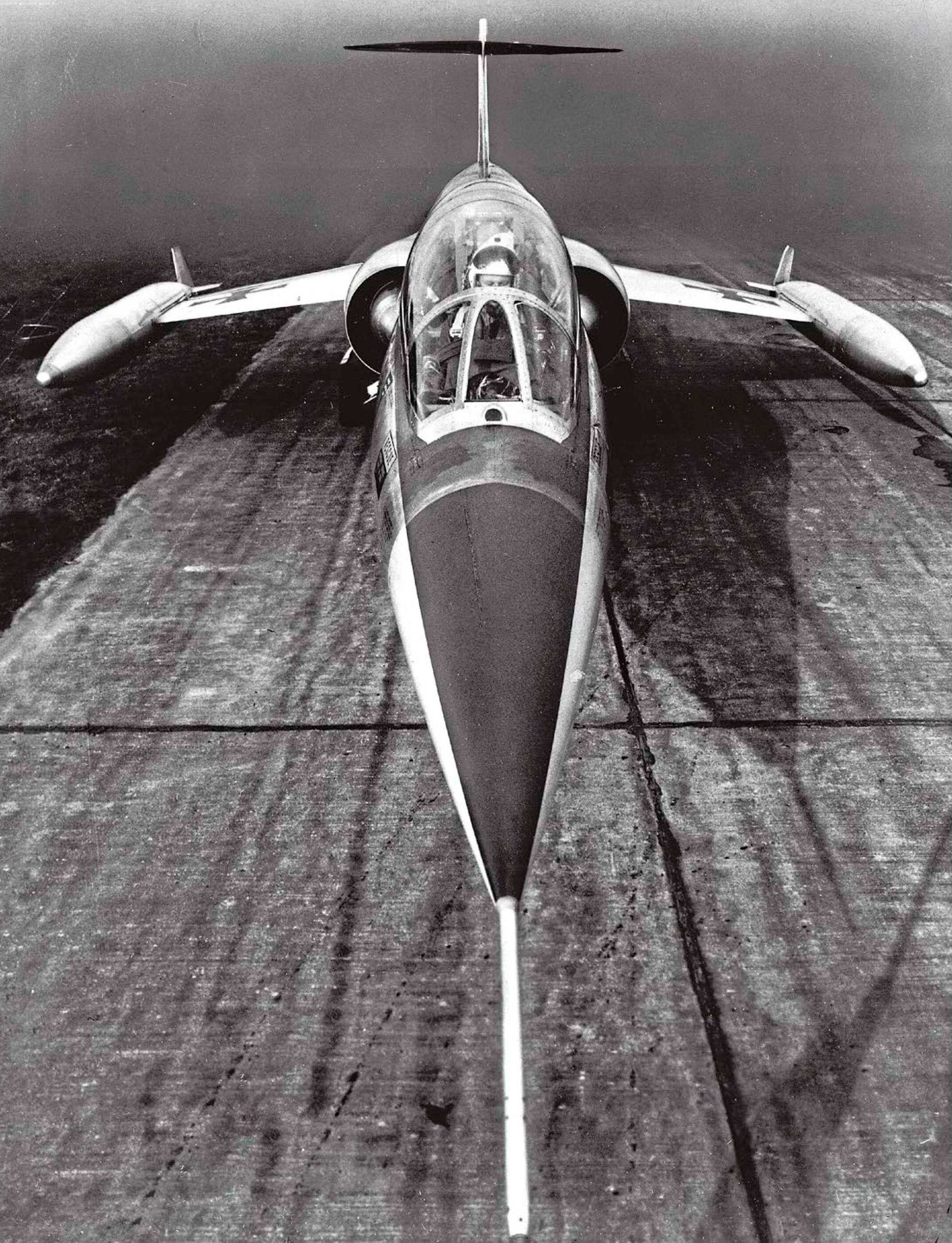 Истребитель Lockheed F-104F