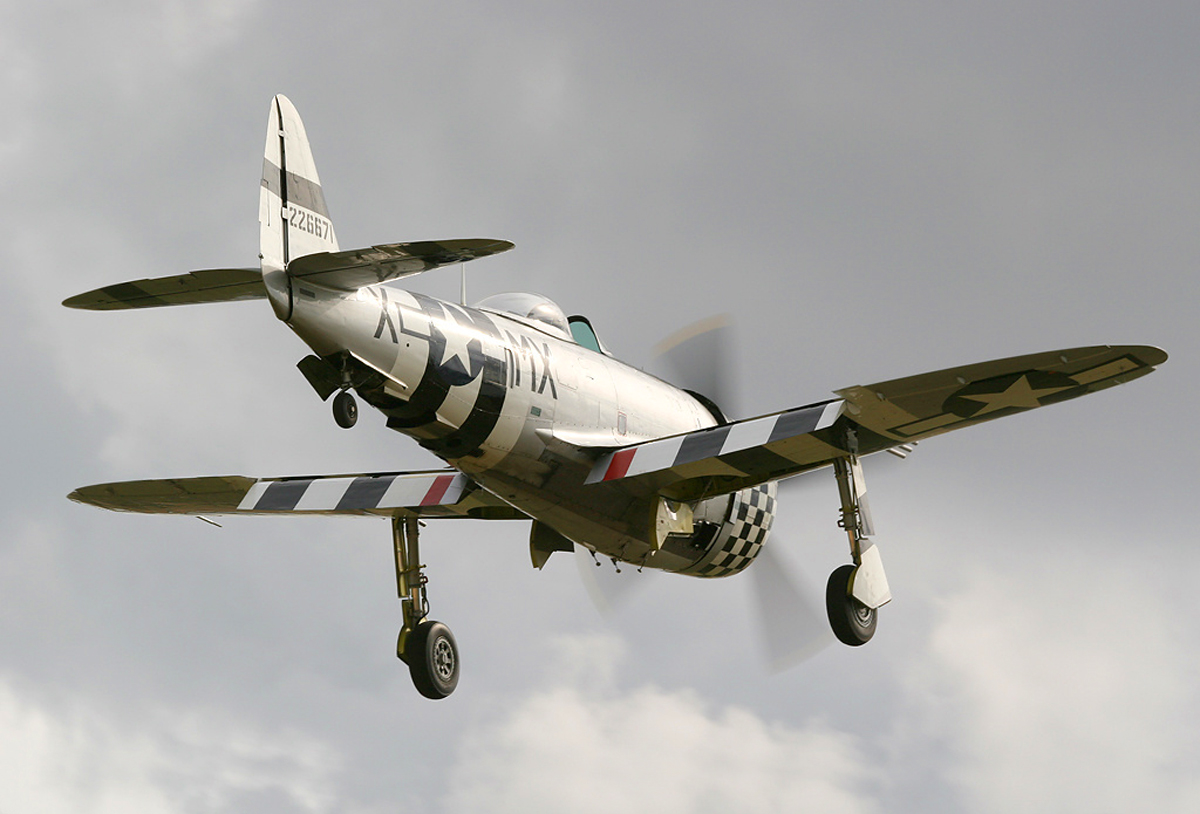 Истребитель-бомбардировщик Republic P-47 Thunderbolt