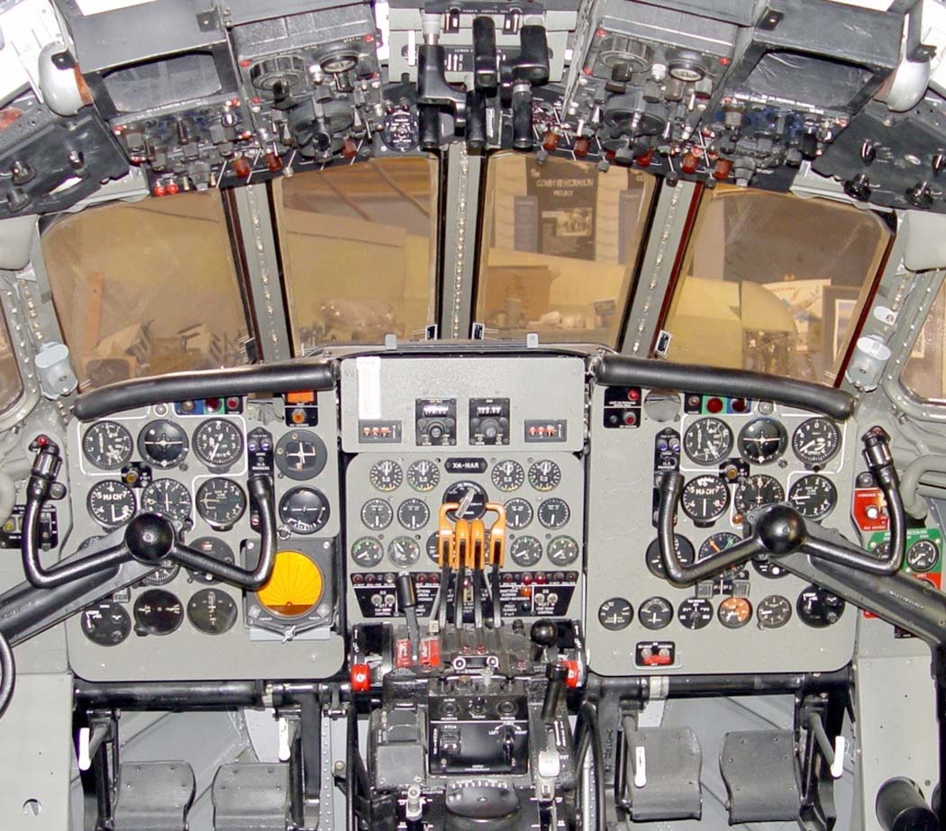 Кабина пилотов Havilland DH.106 Comet 4C