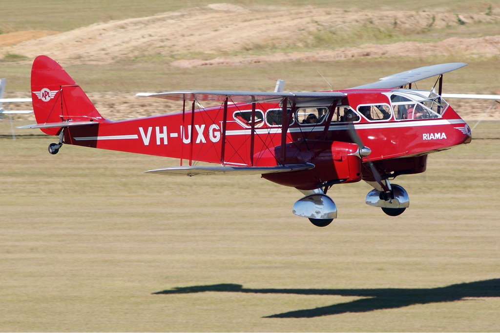Легкий транспортный самолет Havilland DH.84 Dragon