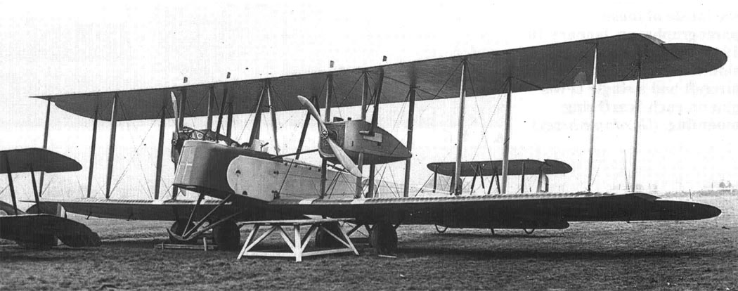 Первый прототип Vickers Vimy