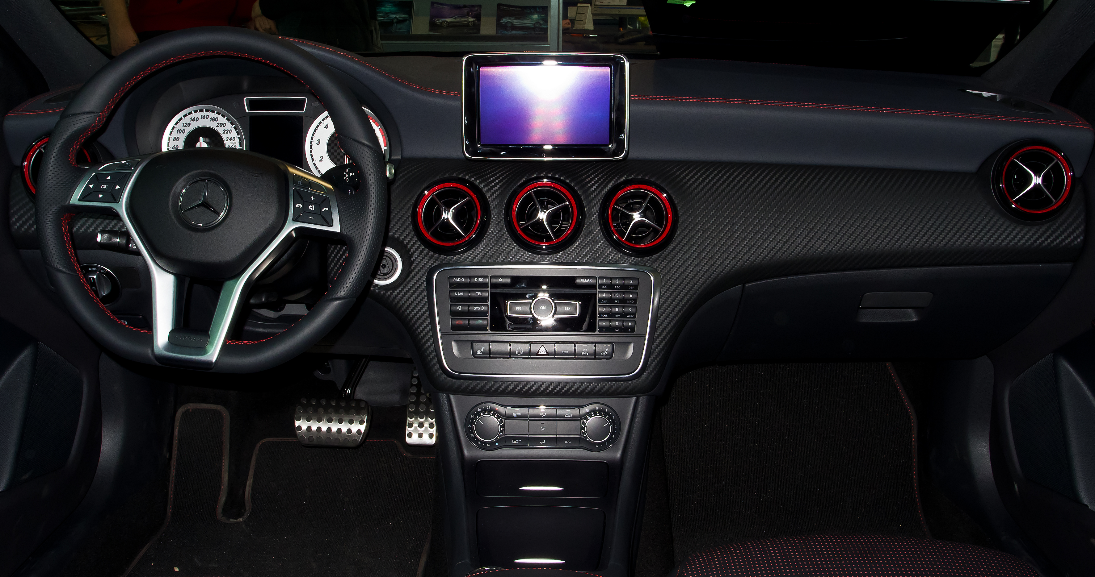 Интерьер Mercedes-Benz w176