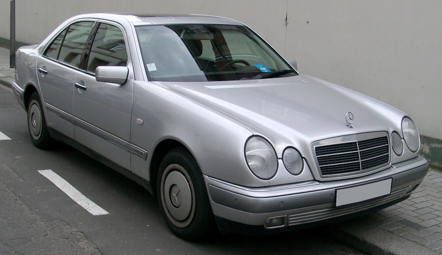 Mercedes-Benz W210