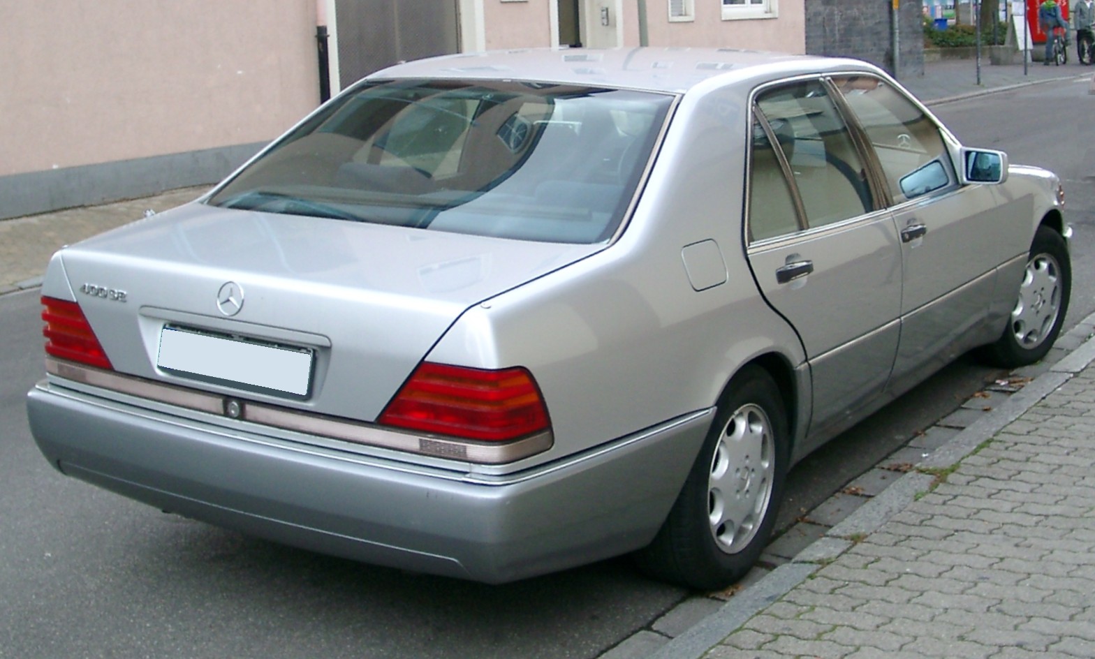 Mercedes-Benz w140