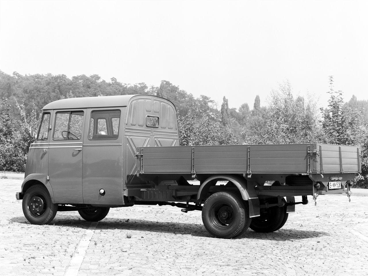 Mercedes-Benz L319