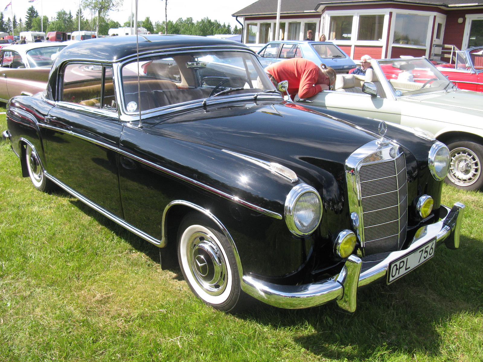 Mercedes-Benz w180 220s