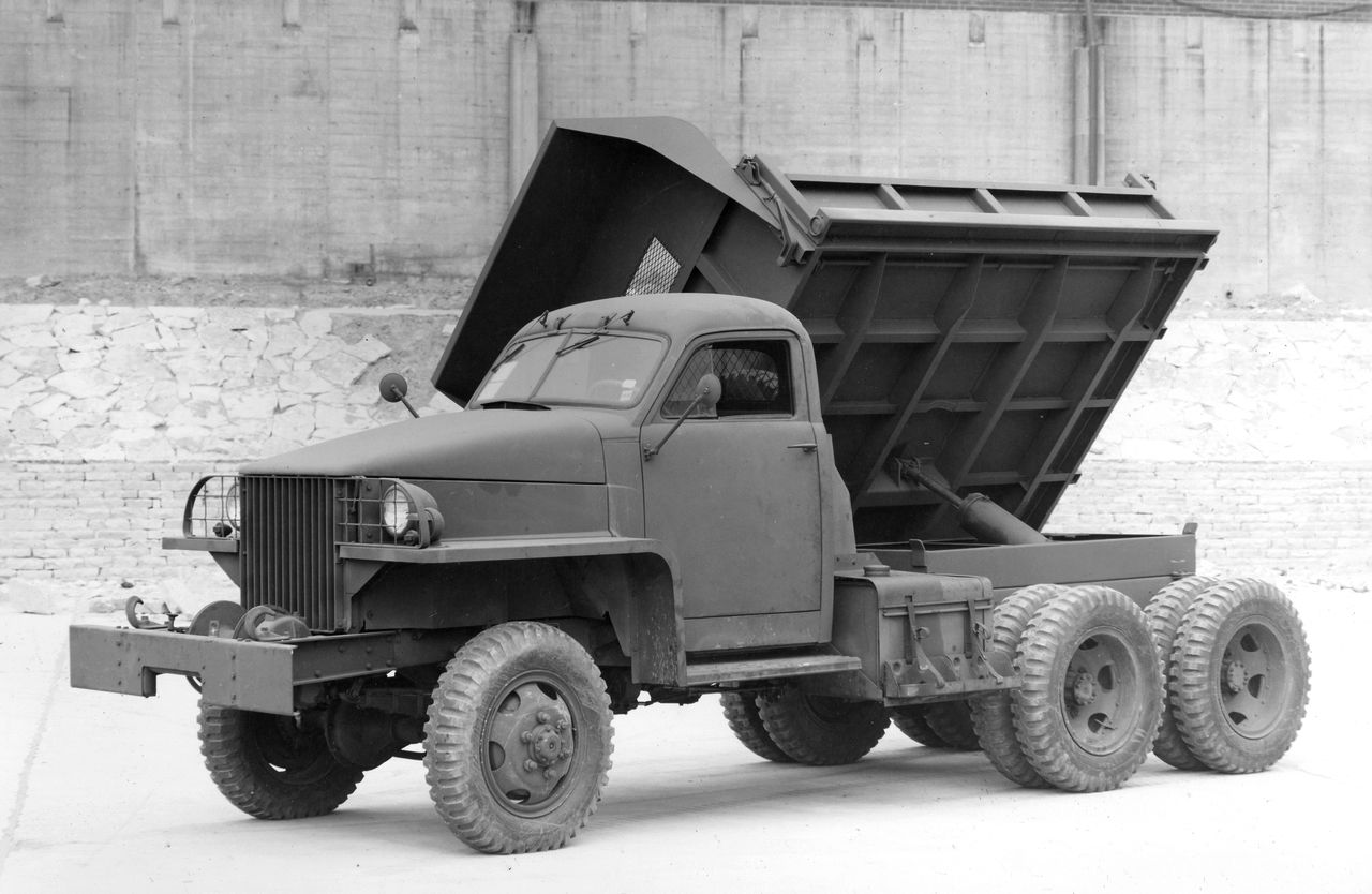 Studebaker US6 U12 - самосвал с боковой разгрузкой