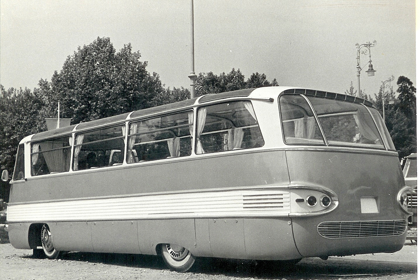 Ikarus-303