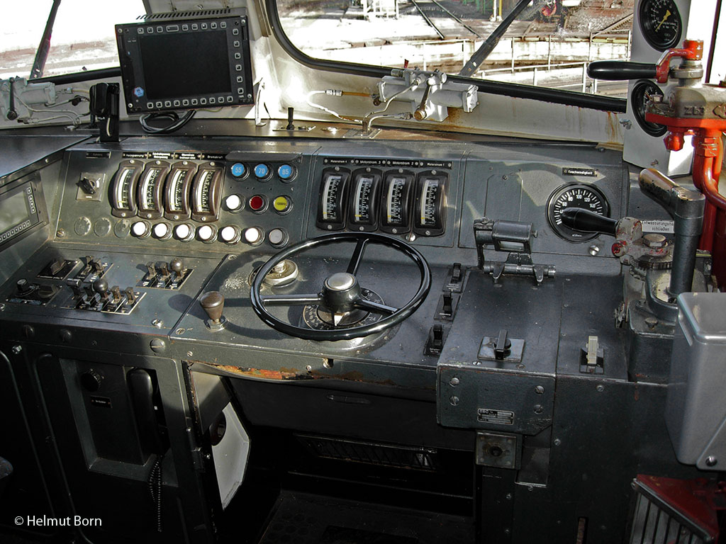 Кабина электровоза Class 113.3