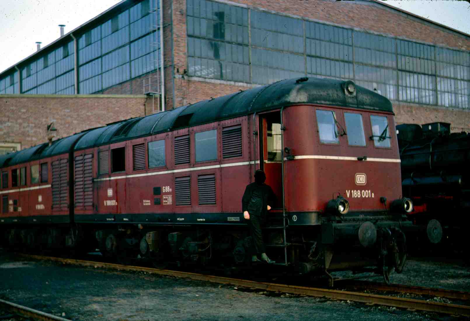 Тепловоз V188