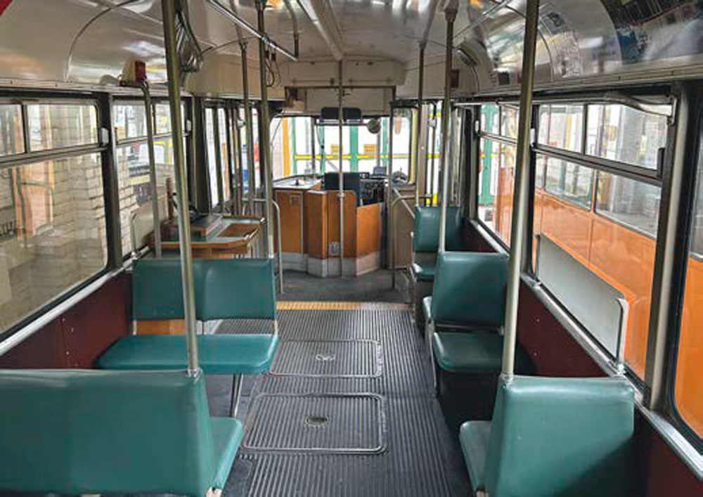 Салон трамвая Duewag K66