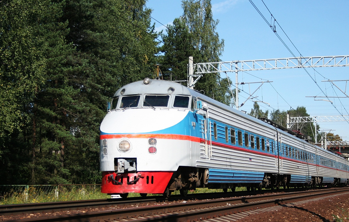 Скоростной электропоезд постоянного тока Эр-200-2