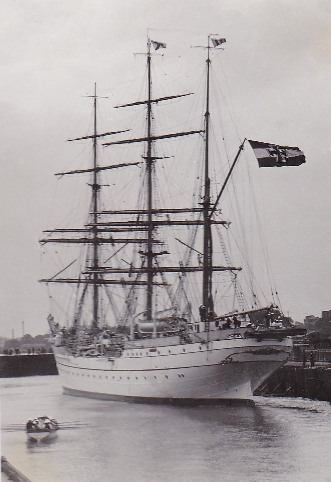 Трёхмачтовый барк Gorch Fock