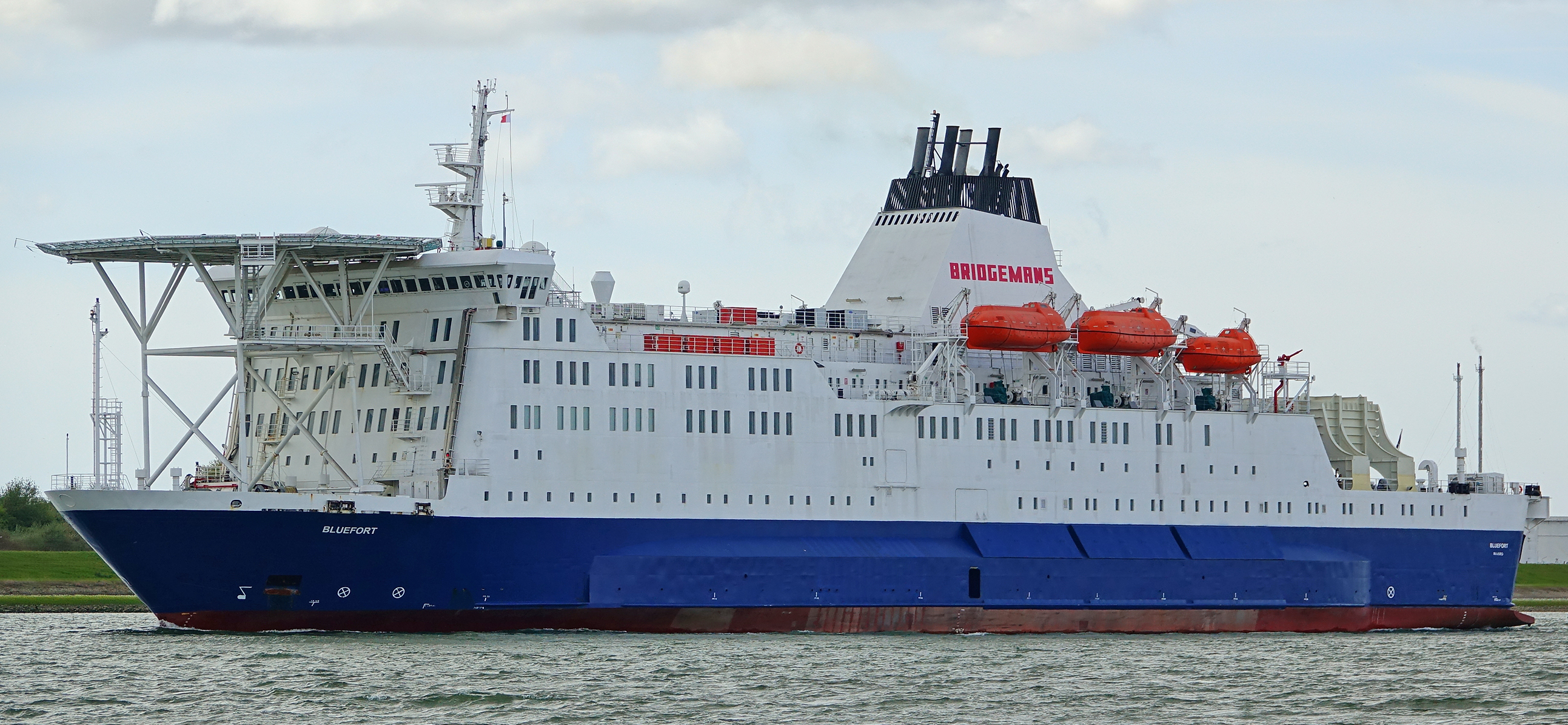 Лайнер Diana II