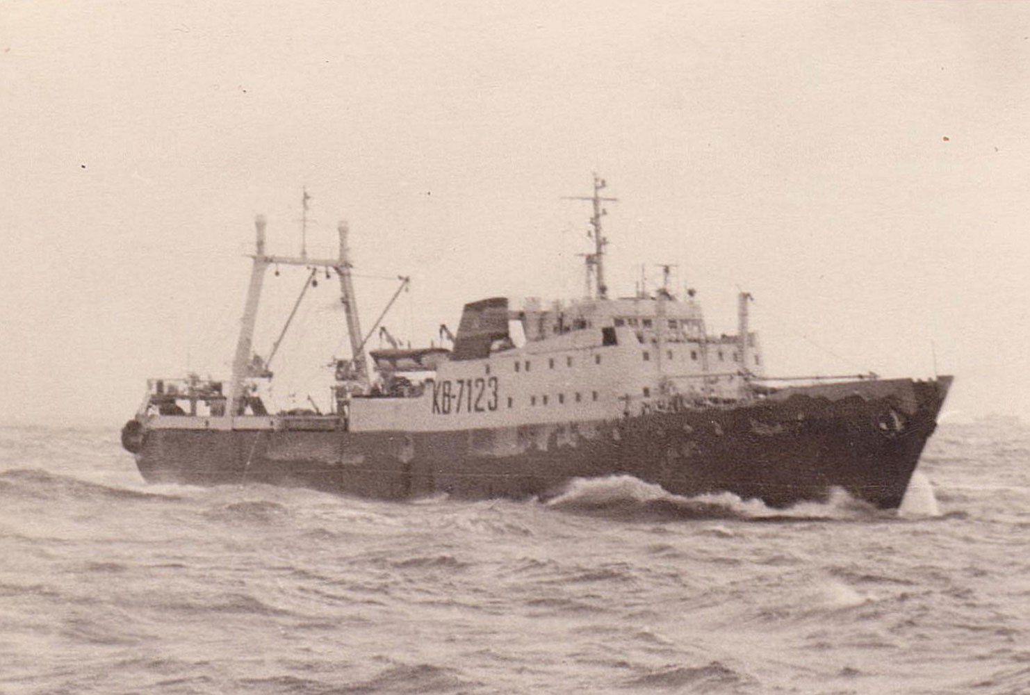 Рыболовный траулер Тулен Кабилов